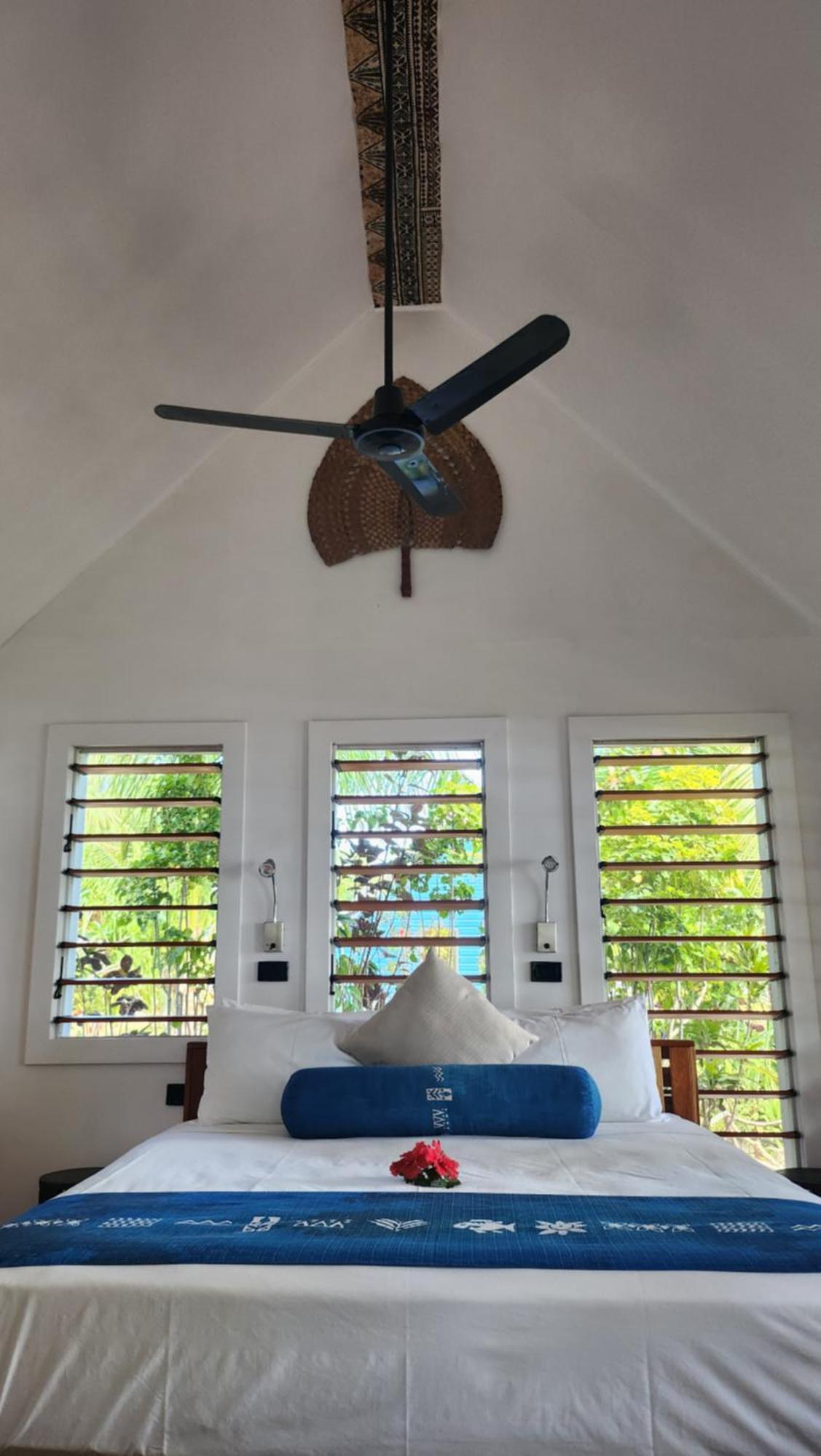 Oarsman'S Bay Lodge Naisisili Экстерьер фото